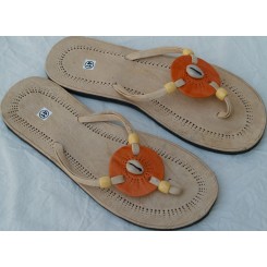 Sandaler med orange rondel og 1 kauri